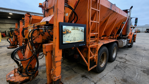 Ultime soluzioni aziendali su Implementing Industrial All-In-One PC in Intelligent Vehicle Monitoring System